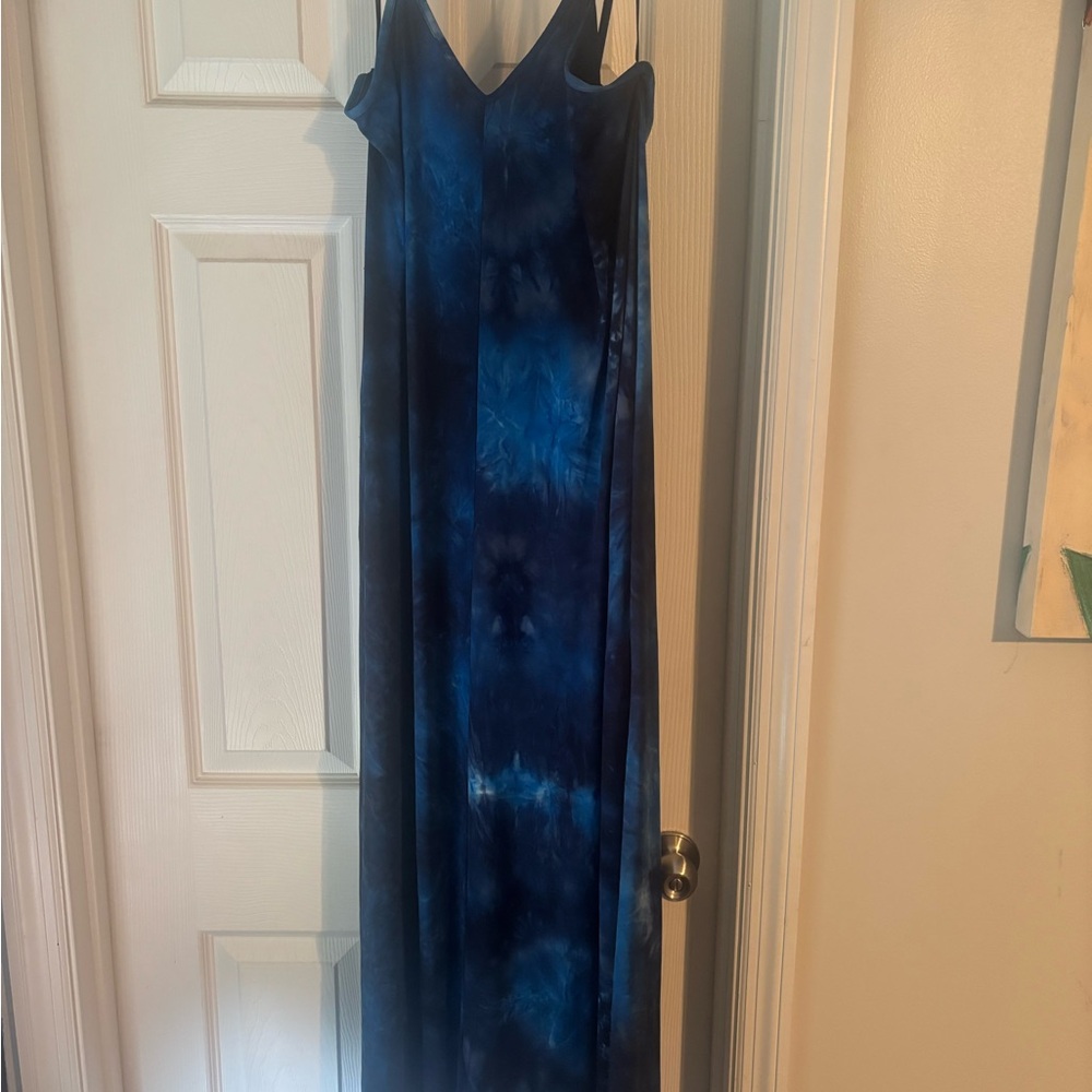 Elegant Blue Tie-Dye Maxi Dress